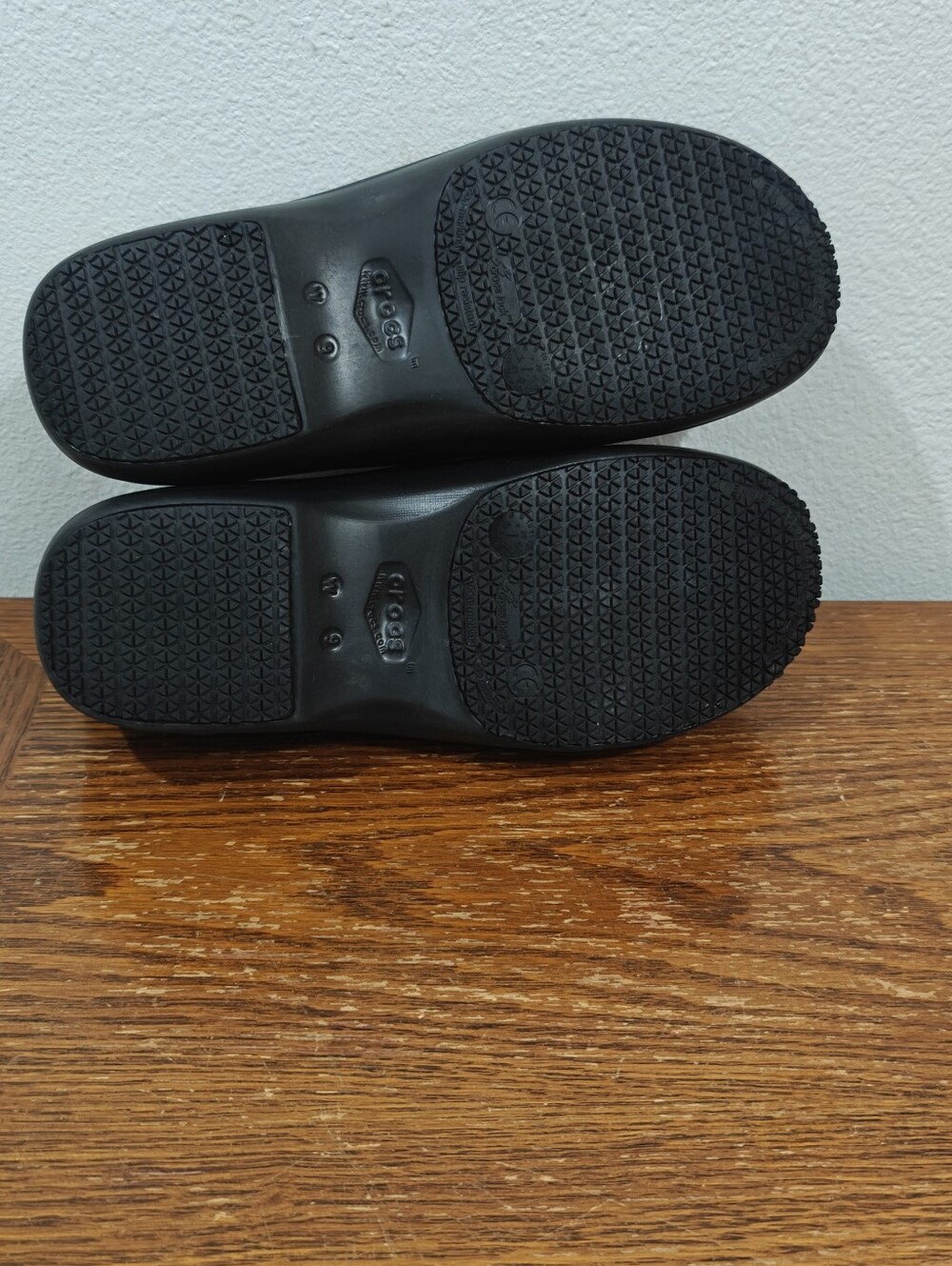NWOT Crocs Women's Neria Pro II Black Work Clogs Slip-Resistant Size 9 - Picture 7 of 9